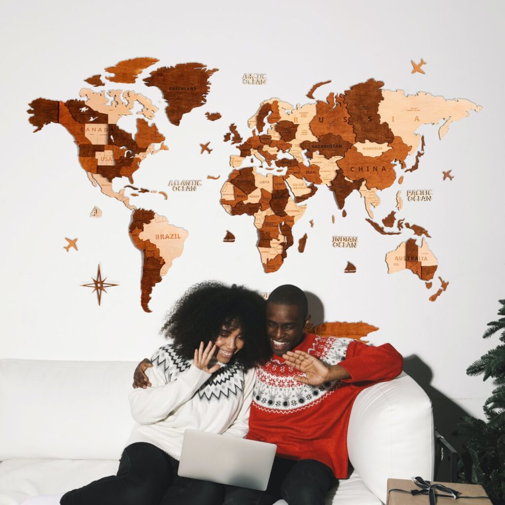 Carte du monde en bois 3D